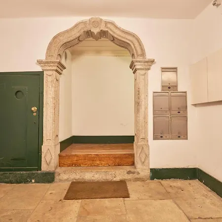 Inglesinhos Convento 1 * Lisbona